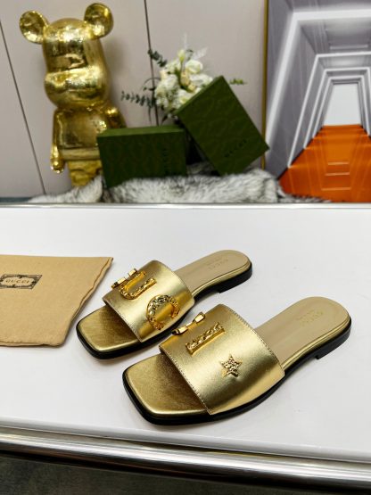 Gucci women's flat slippers - Image 6