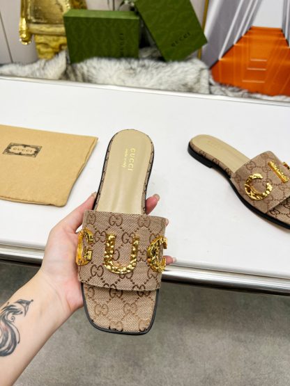 Gucci women's flat slippers - Image 5