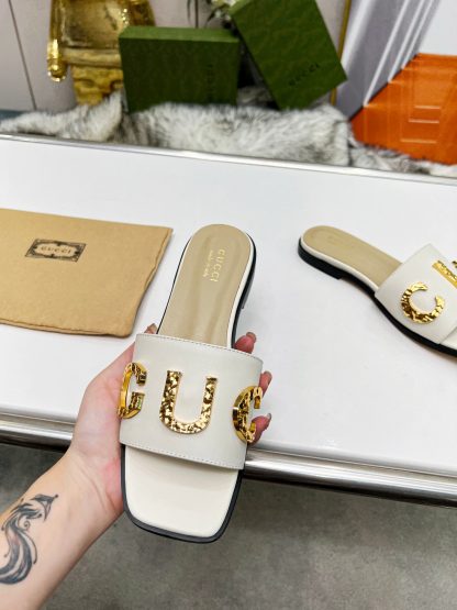 Gucci women's flat slippers - Image 5