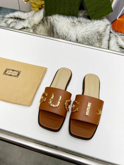 Gucci women's flat slippers - Image 5
