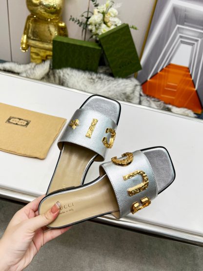 Gucci women's flat slippers - Image 5