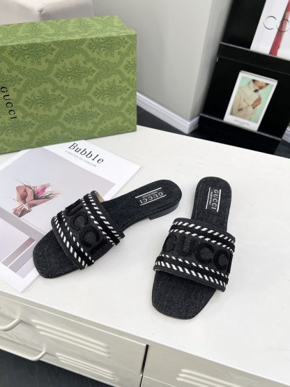 Gucci women's flat slippers - Image 5