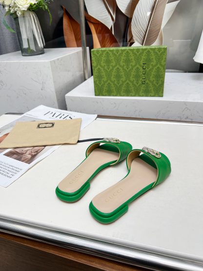 Gucci women's flat slippers - Image 5