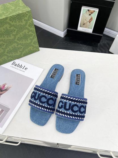 Gucci women's flat slippers - Image 5