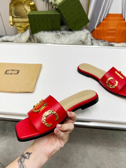 Gucci women's flat slippers - Image 5