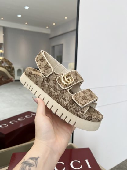 Gucci Double G women's sandals - Image 6