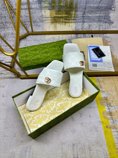 Gucci's latest hot-selling slippers - Image 6