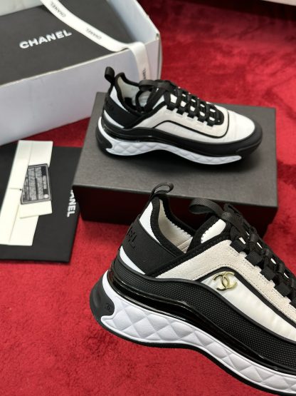 Chanel classic black and white all-match casual sneakers for men and women - Image 5
