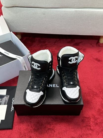 Chanel Early Autumn New Diamond Panda Black and White Sneakers - Image 5