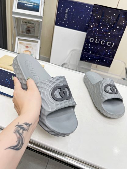Gucci large sandals - Image 5