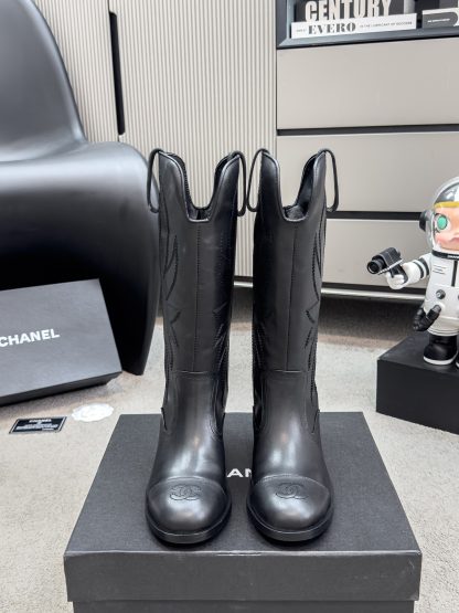 Chanel's black autumn and winter main season boots worth adding to your wardrobe - Image 5
