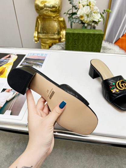 Gucci spring and summer new GG rhinestone buckle round toe thick heel slippers - Image 6