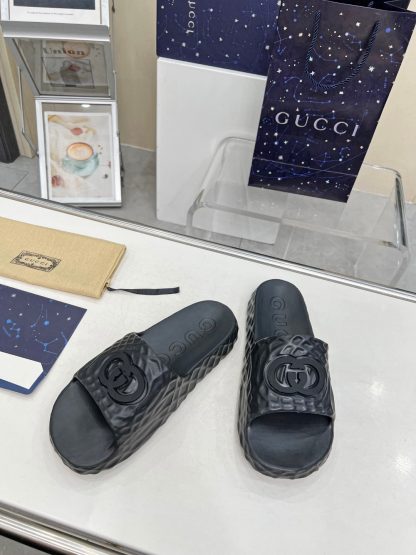 Gucci large sandals - Image 5