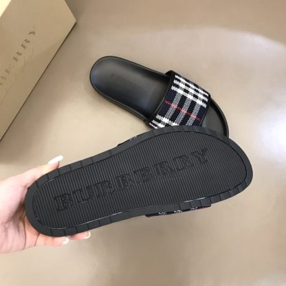 Burberry classic men's slippers - Image 5