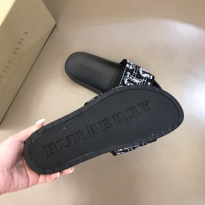 Burberry classic men's slippers - Image 5
