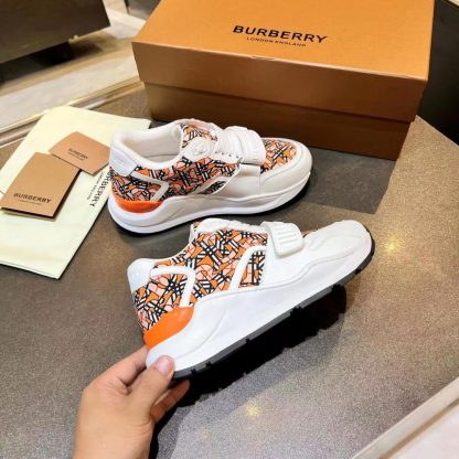 Burberry thick-soled sports shoes - Image 5