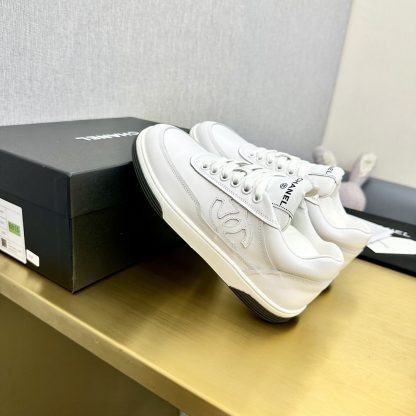 Chanel classic white versatile casual sneakers - Image 5