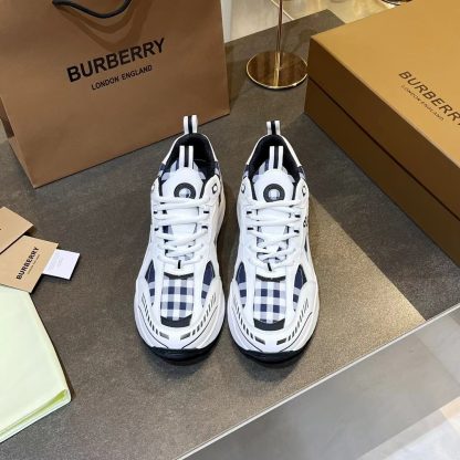 Burberry thick-soled sports shoes - Image 4