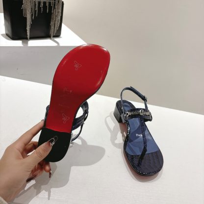 Christian Louboutin red-soled women's thong low-heeled sandals - Image 5