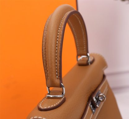 Hermès Golden Brown Kelly Handbag Carry your taste with you Size 28cm 25cm - Image 5