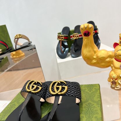 Gucci women's flat slippers - Image 5