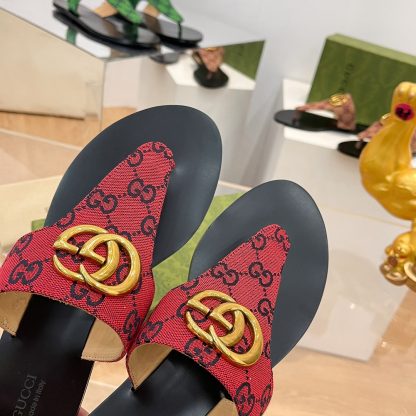Gucci women's flat slippers - Image 6
