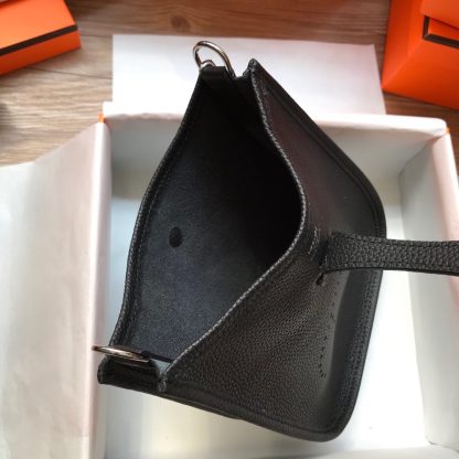 Hermès black top-quality workmanship, versatile, head-turning crossbody bag, size 17cm - Image 5