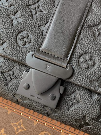 Louis Vuitton M23741 Black Pressed S-Cape Messenger Bag - Image 5