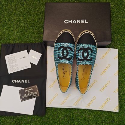 Chanel's early spring sunshine blue and black new fisherman shoes - Image 4