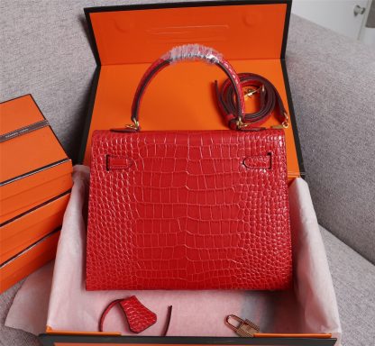 Hermès Red Mini Second Generation Kelly Crocodile Pattern Crossbody Bag Size: 25cm+9cm+18cm - Image 5