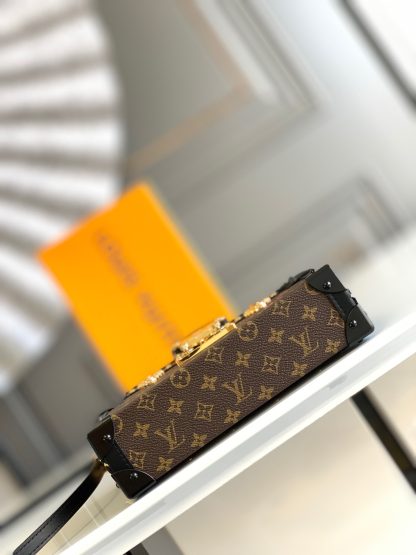 Louis Vuitton PETITE MALLE Handbag - Image 5