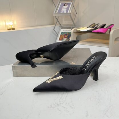 VERSACE exquisite luxurious large V buckle pointed toe fashionable high heels - Image 5