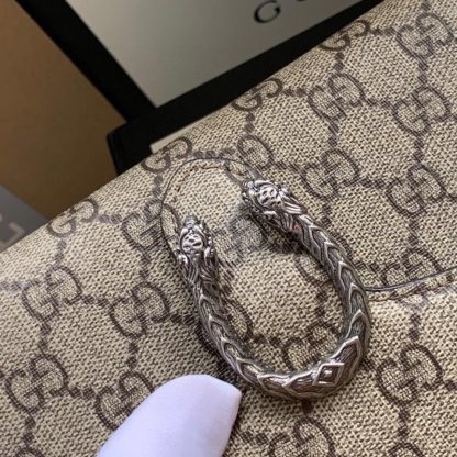 Gucci Double Tiger Head Buckle Leather Chain Bag - Image 5