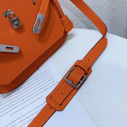 Hermès Orange Practical Crossbody Bag Size: Length 28cm Width 12cm Height 25cm - Image 5