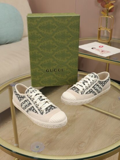 Gucci Double G embroidered low-top lace-up fashion sneakers - Image 7