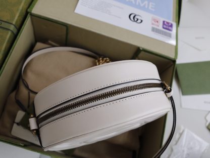 Gucci round mini white chain bag - Image 5