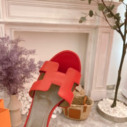 Hermès summer versatile classic red block heel sandals - Image 3