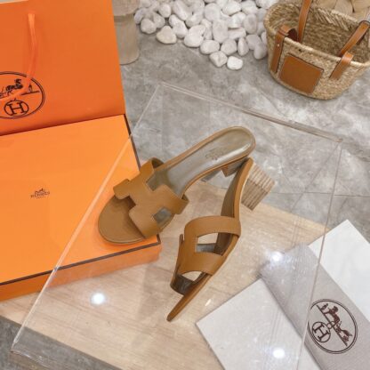 Hermès summer versatile classic palm pattern brown thick heel sandals - Image 3