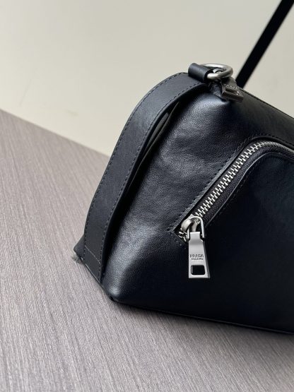Prada hot-selling clutch bag - Image 5