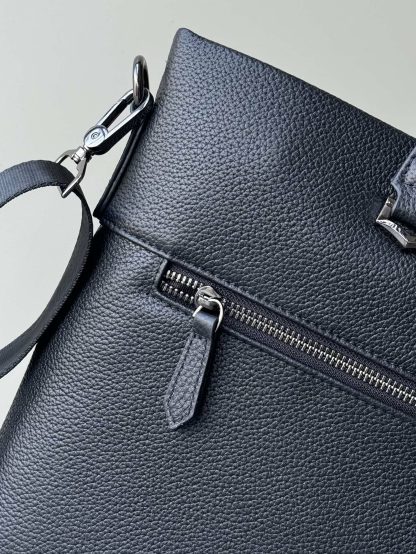 Prada Trendy Handbag - Image 5