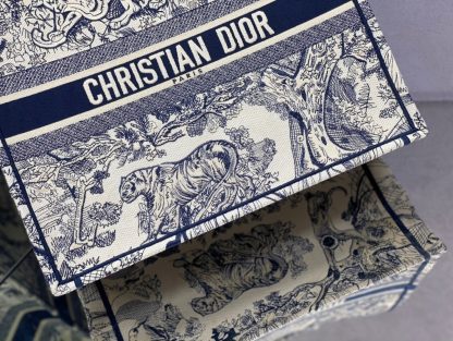 Dior Book tote dark blue tiger large - Image 5
