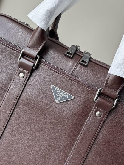 Prada's popular large-capacity briefcase - Image 5