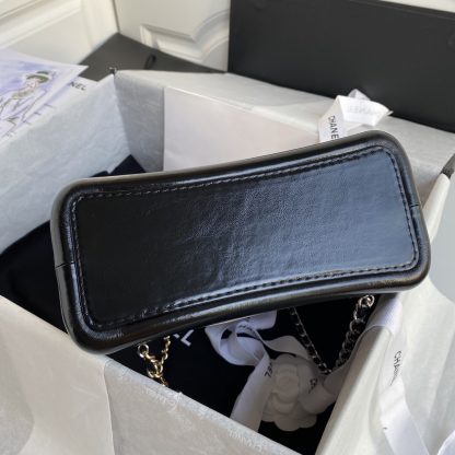 CHANEL new limited edition gold and silver chain retro backpack, Little香流浪 style - Image 5