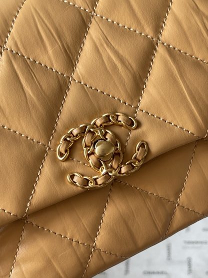Chanel leather wide shoulder strap shoulder bag - Image 5