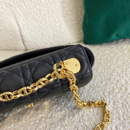 Dior 𝗰𝗮𝗿𝗼21 diamond chain handbag - Image 6