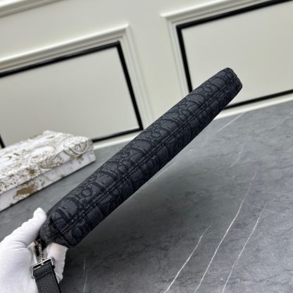 Dior Oblique Clutch - Image 5