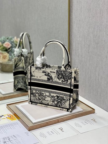 Dior Mini Book tote bag - Image 5
