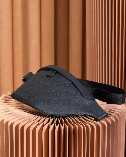 Louis Vuitton Discovery Waist Bag - Image 5