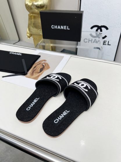 Chanel black new fabric sheepskin slippers - Image 5