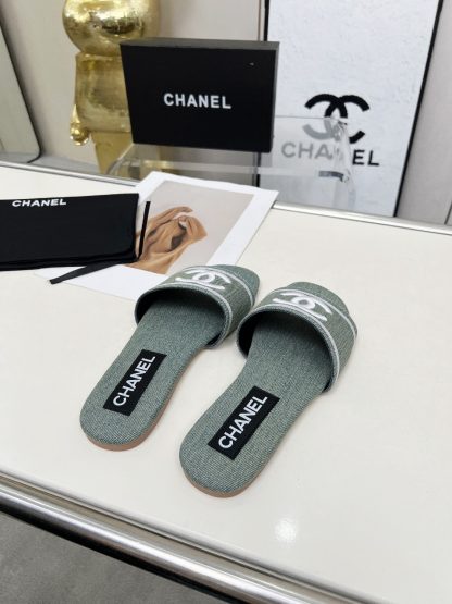 Chanel new light grey fabric sheepskin slippers - Image 5